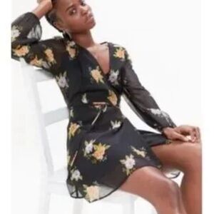 Urban Outfitters Bleecker Black Floral Long sheer Sleeve Dress wrap mini medium